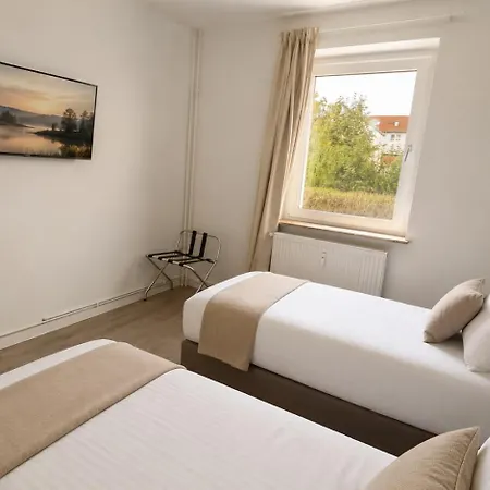 Zentrale Mit Boxspringbetten, Wifi, Smart Tv, Balkon, Self Check-in * Halberstadt