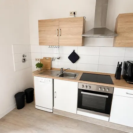 Zentrale Mit Boxspringbetten, Wifi, Smart Tv, Balkon, Self Check-in Halberstadt